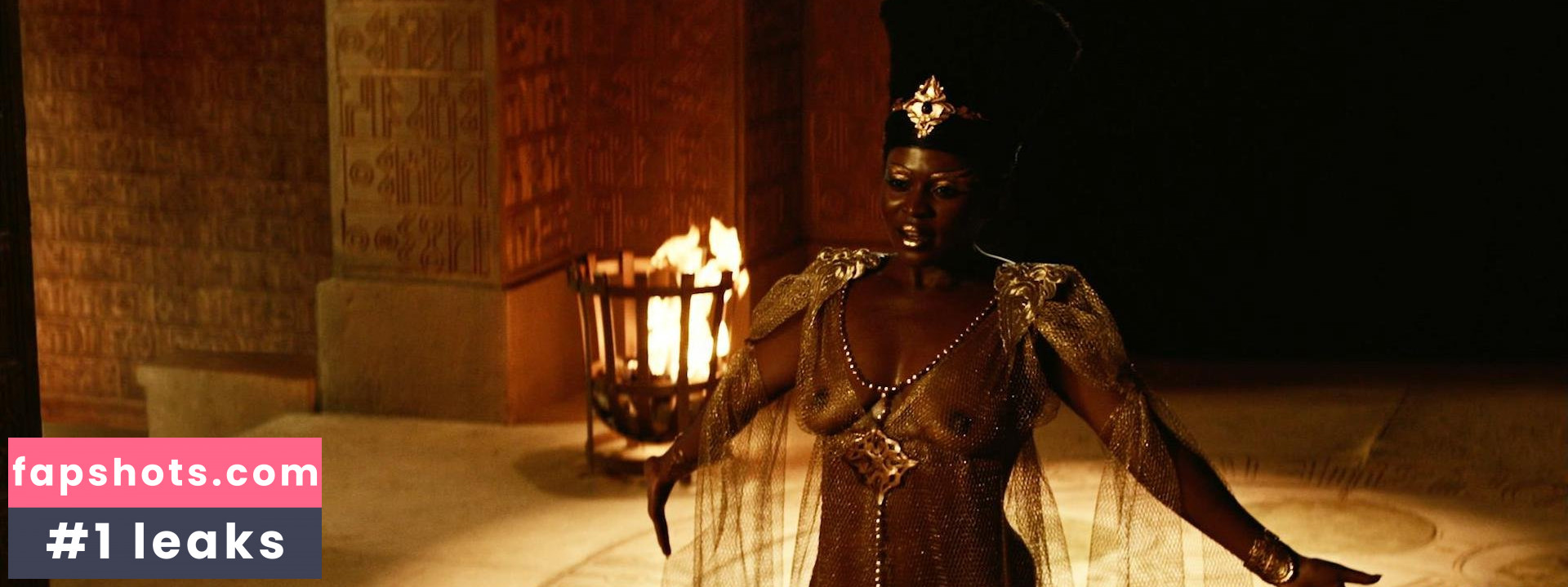 Yetide Badaki gallery photo #22