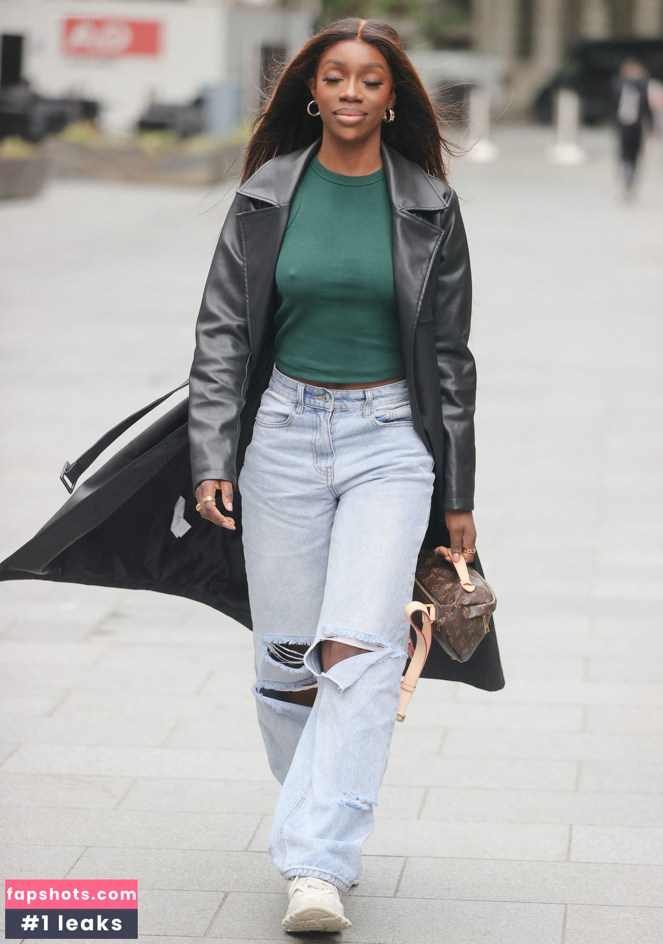 Yewande Nude Leaks OnlyFans Photos #3 - LeakJerk