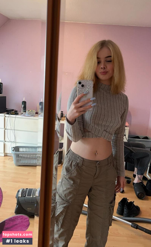 yhl.lara gallery photo #4