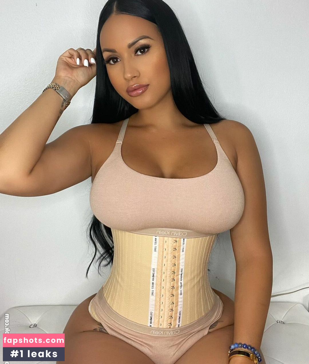 Yineth Moreno Nude Leaks OnlyFans Photos #12 - LeakJerk