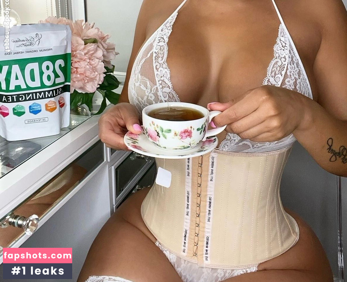 Yineth Moreno Nude Leaks OnlyFans Photos #14 - LeakJerk