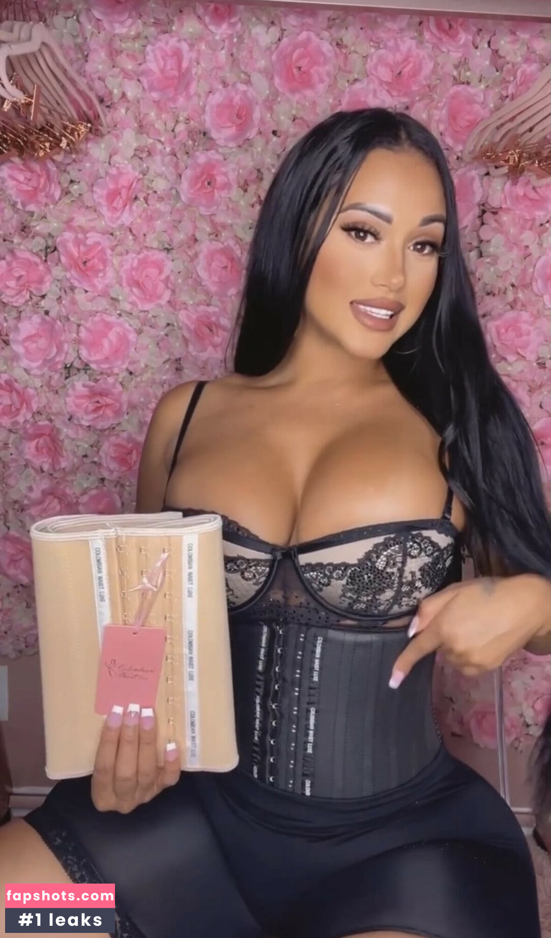 Yineth Moreno Nude Leaks OnlyFans Photos #8 - LeakJerk