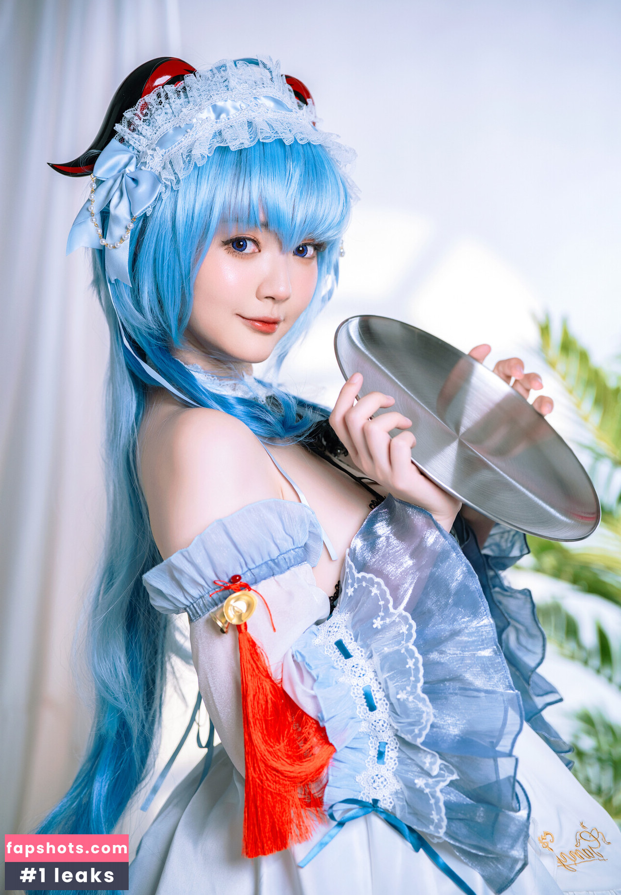 Ying Tze nude babe gallery