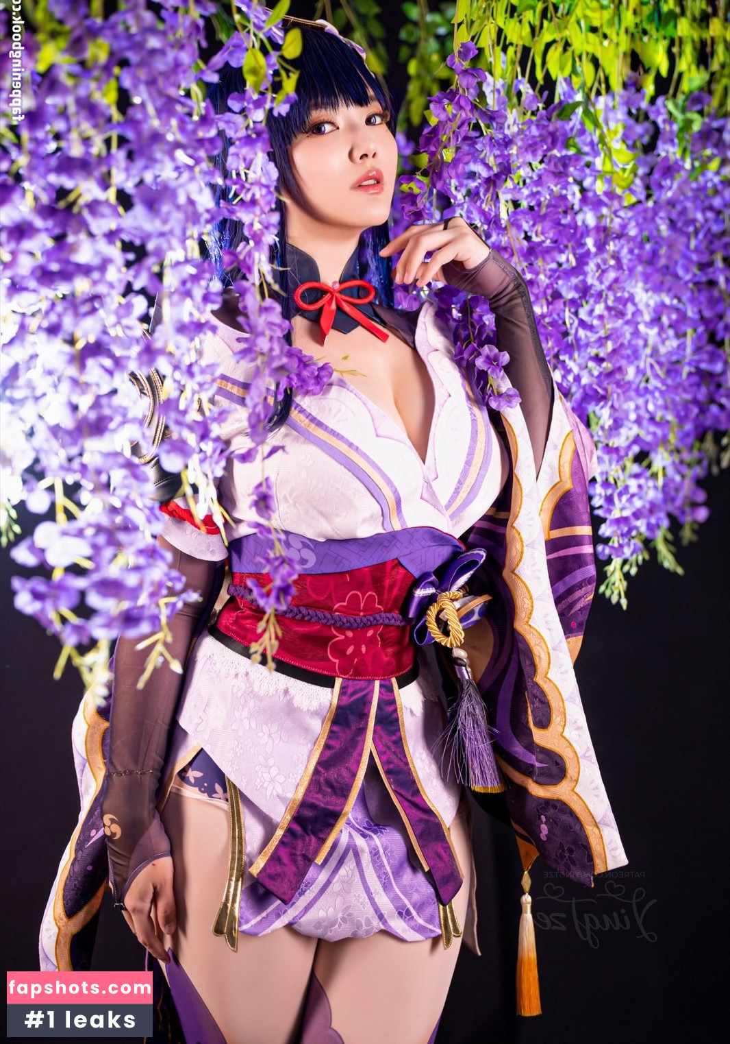 Ying Tze gallery photo #136