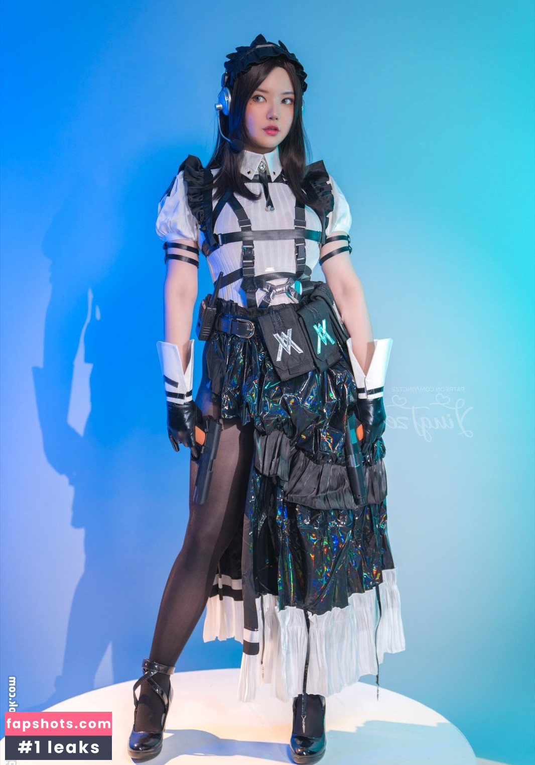 Ying Tze gallery photo #148