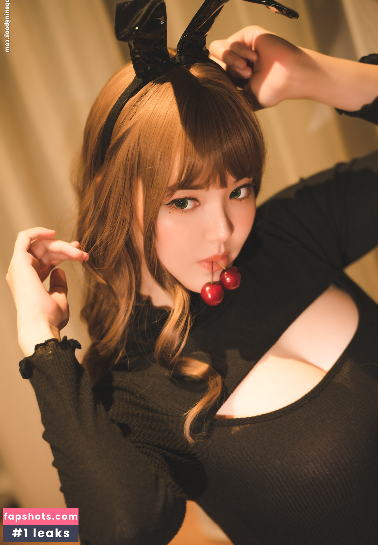 Ying Tze gallery photo #27