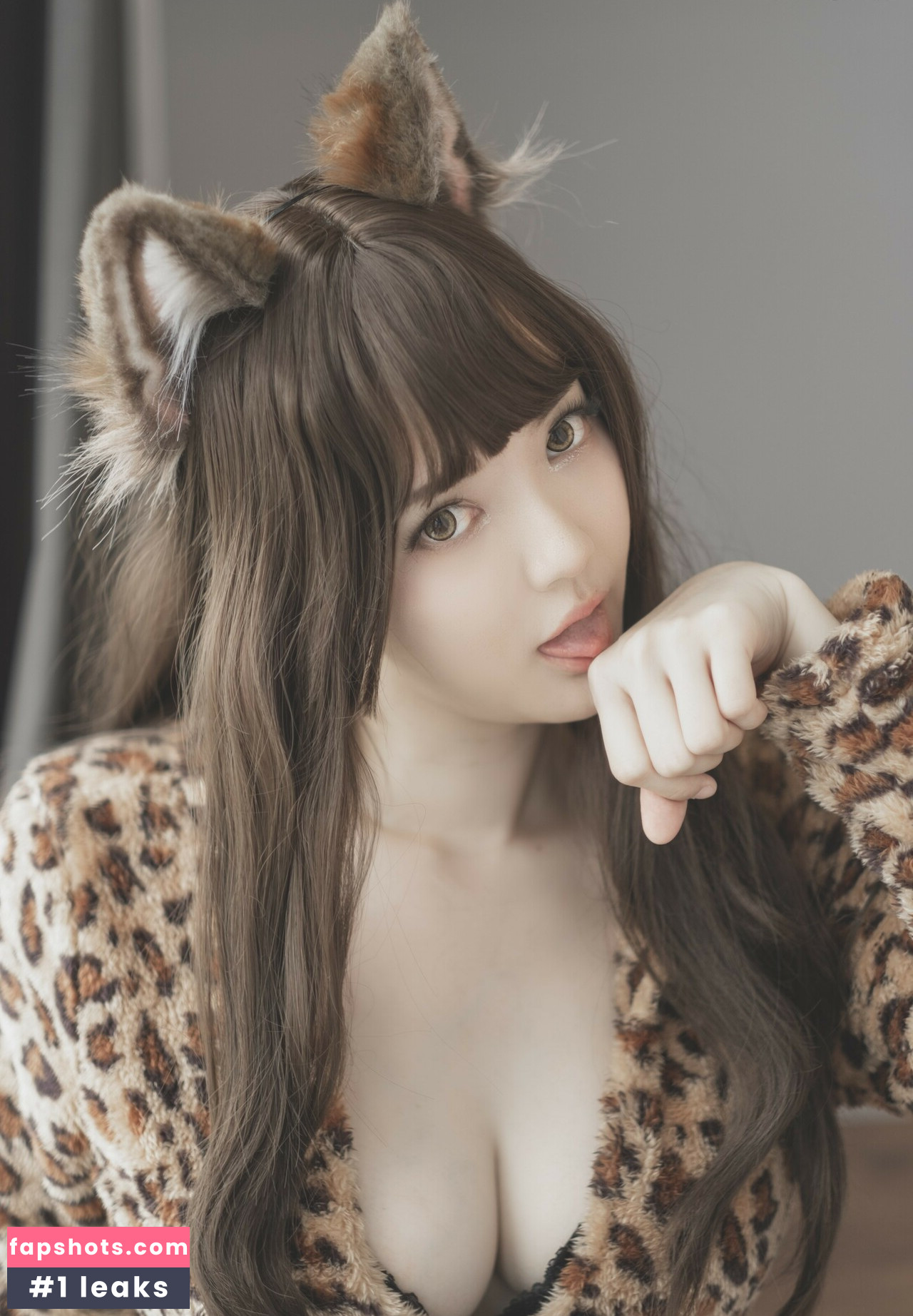 Ying Tze gallery photo #42