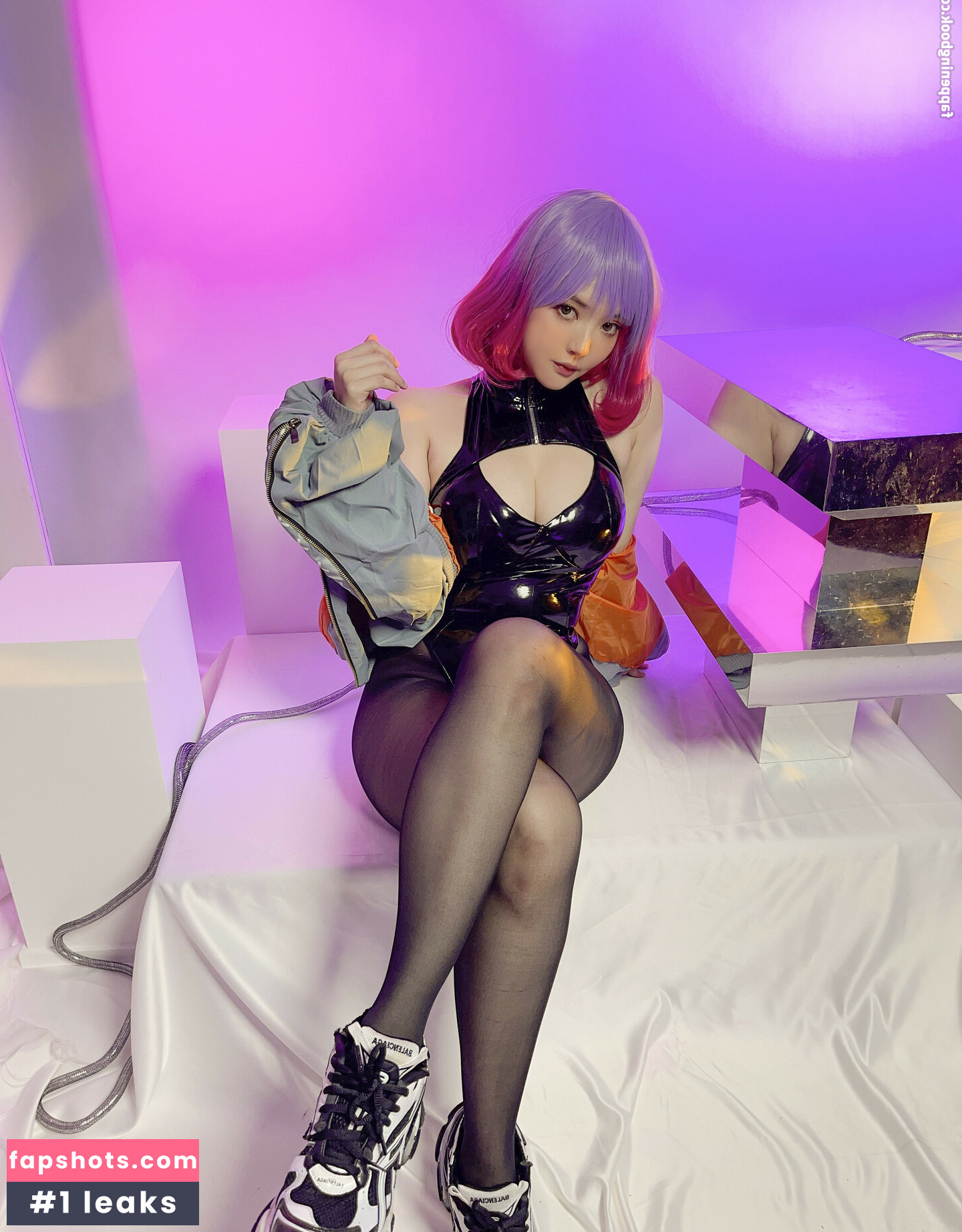 Ying Tze gallery photo #46