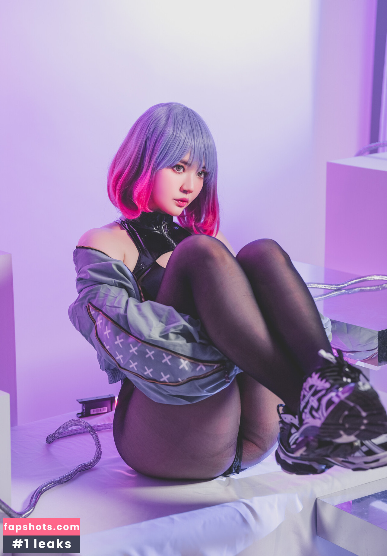 Ying Tze gallery photo #47