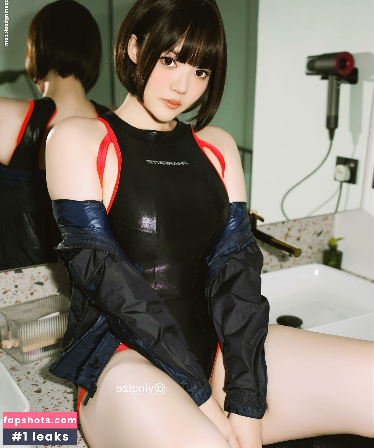 Ying Tze gallery photo #81