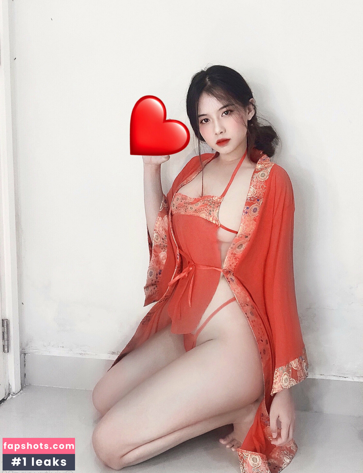 YiYi gallery photo #10