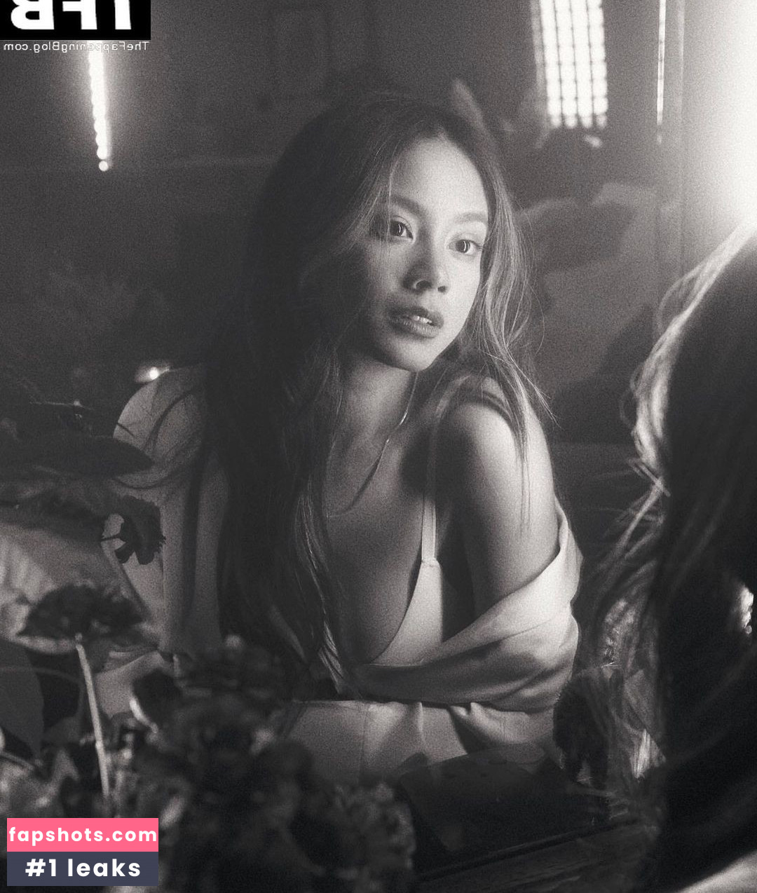 Ylona Garcia gallery photo #19