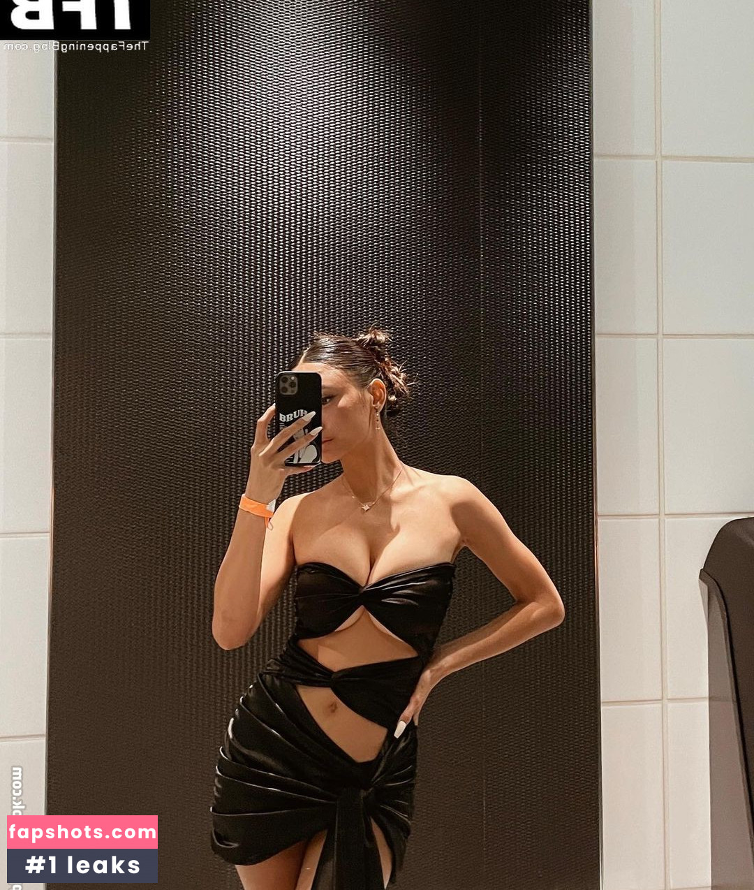 Ylona Garcia gallery photo #46