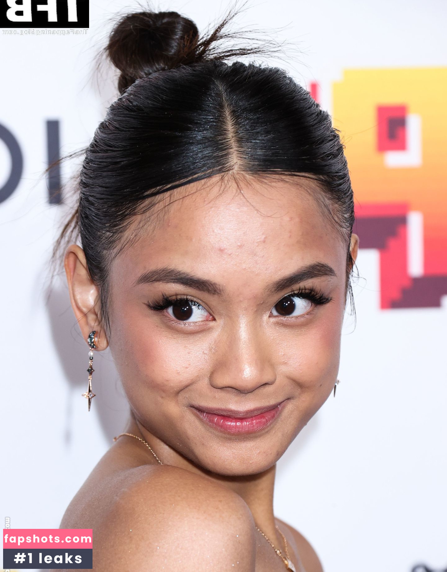 Ylona Garcia gallery photo #57