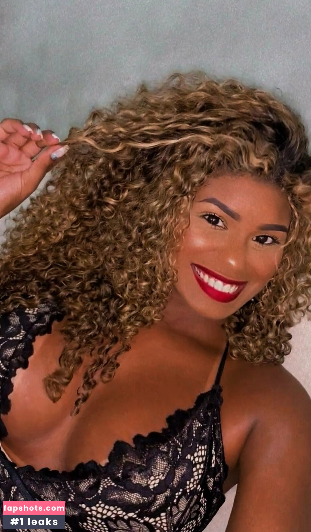 ynaraabb nude babe gallery