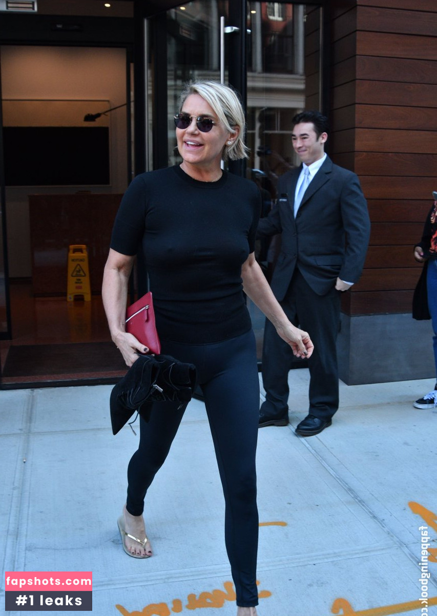 Yolanda Hadid gallery photo #13