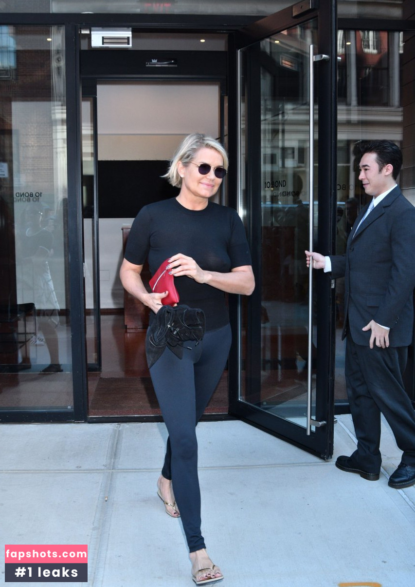 Yolanda Hadid gallery photo #15