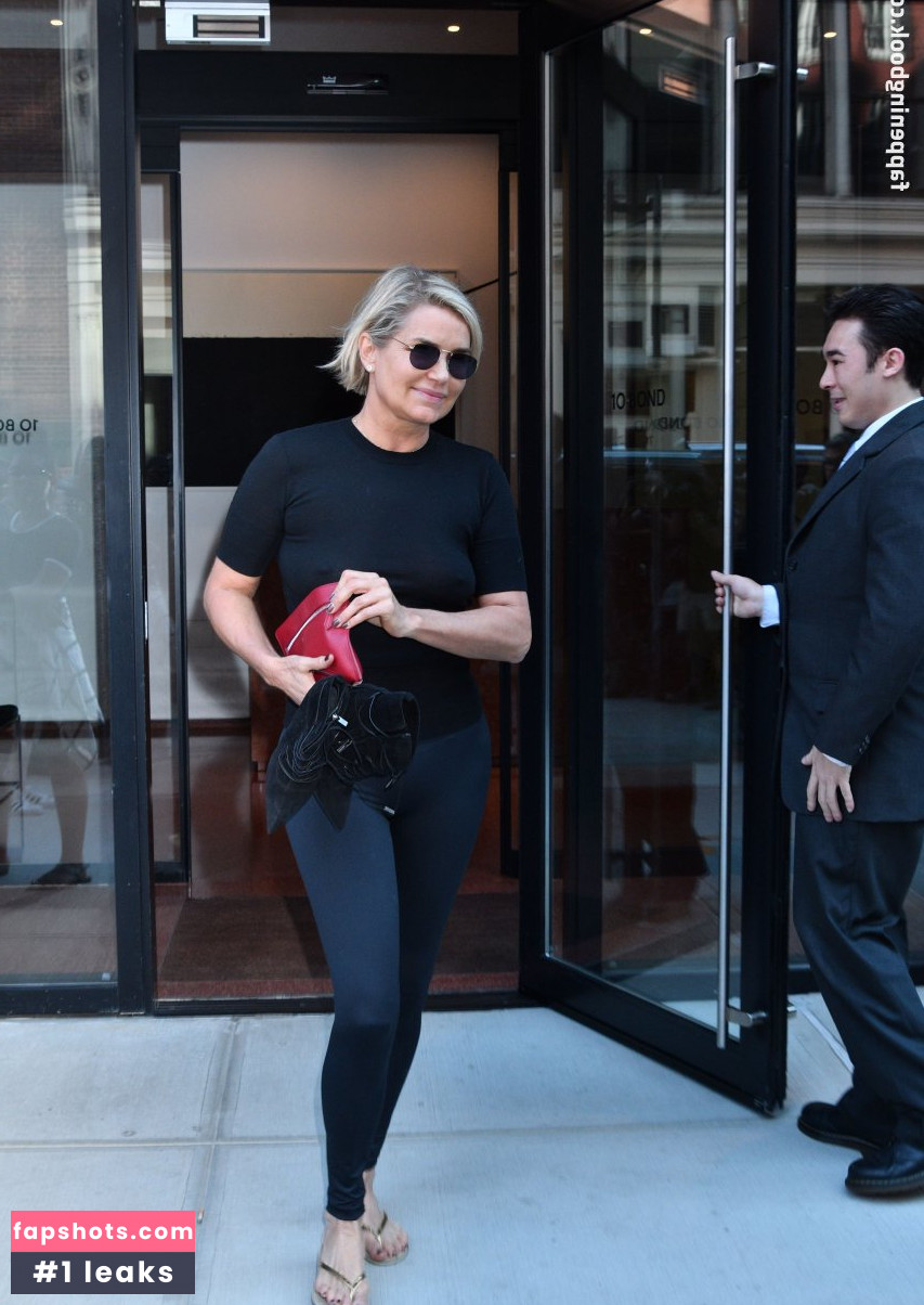 Yolanda Hadid gallery photo #16