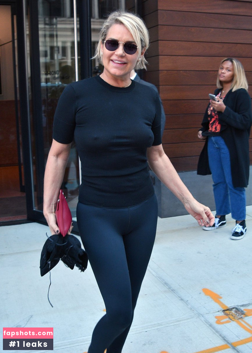 Yolanda Hadid gallery photo #29