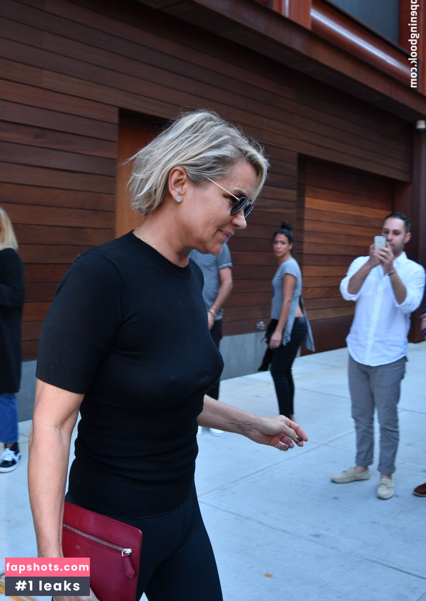 Yolanda Hadid gallery photo #9
