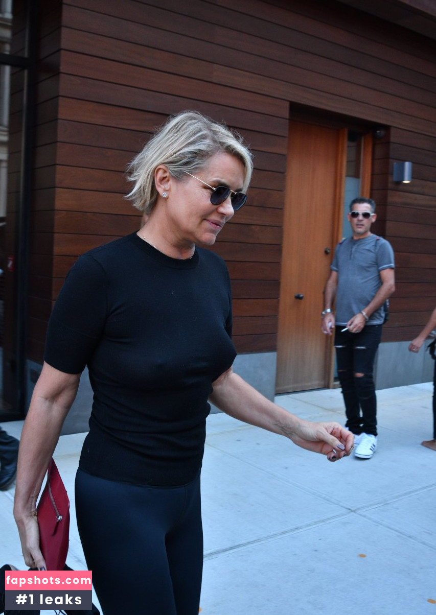 Yolanda Hadid gallery photo #10