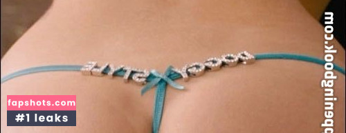 Yolanthe Sneijder-Cabau gallery photo #16