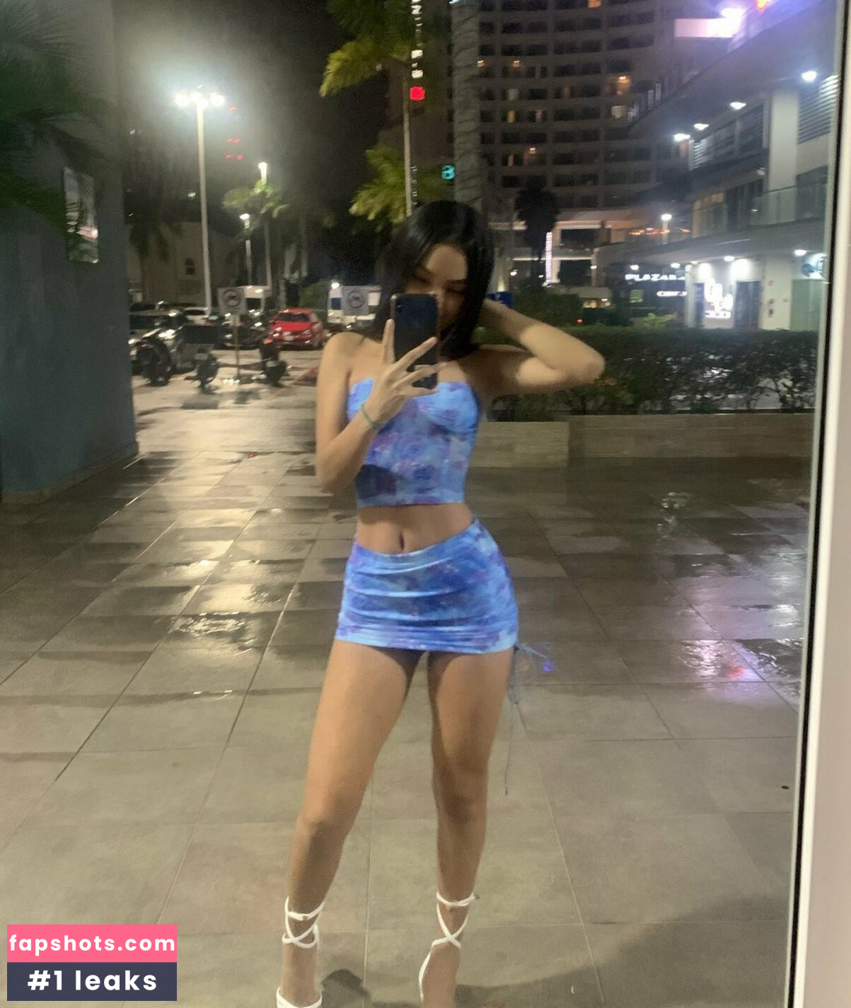 Yolee Bae gallery photo #6