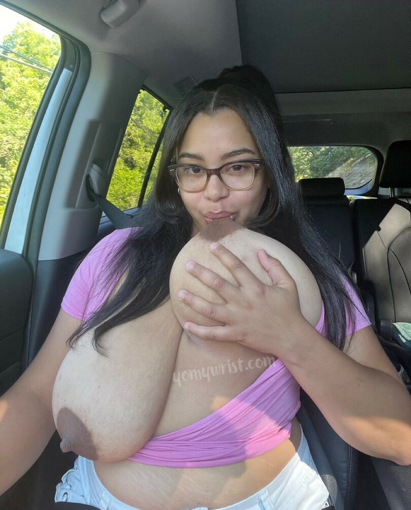 yomyjuggs-4 Nude Leaks OnlyFans - Fapshots