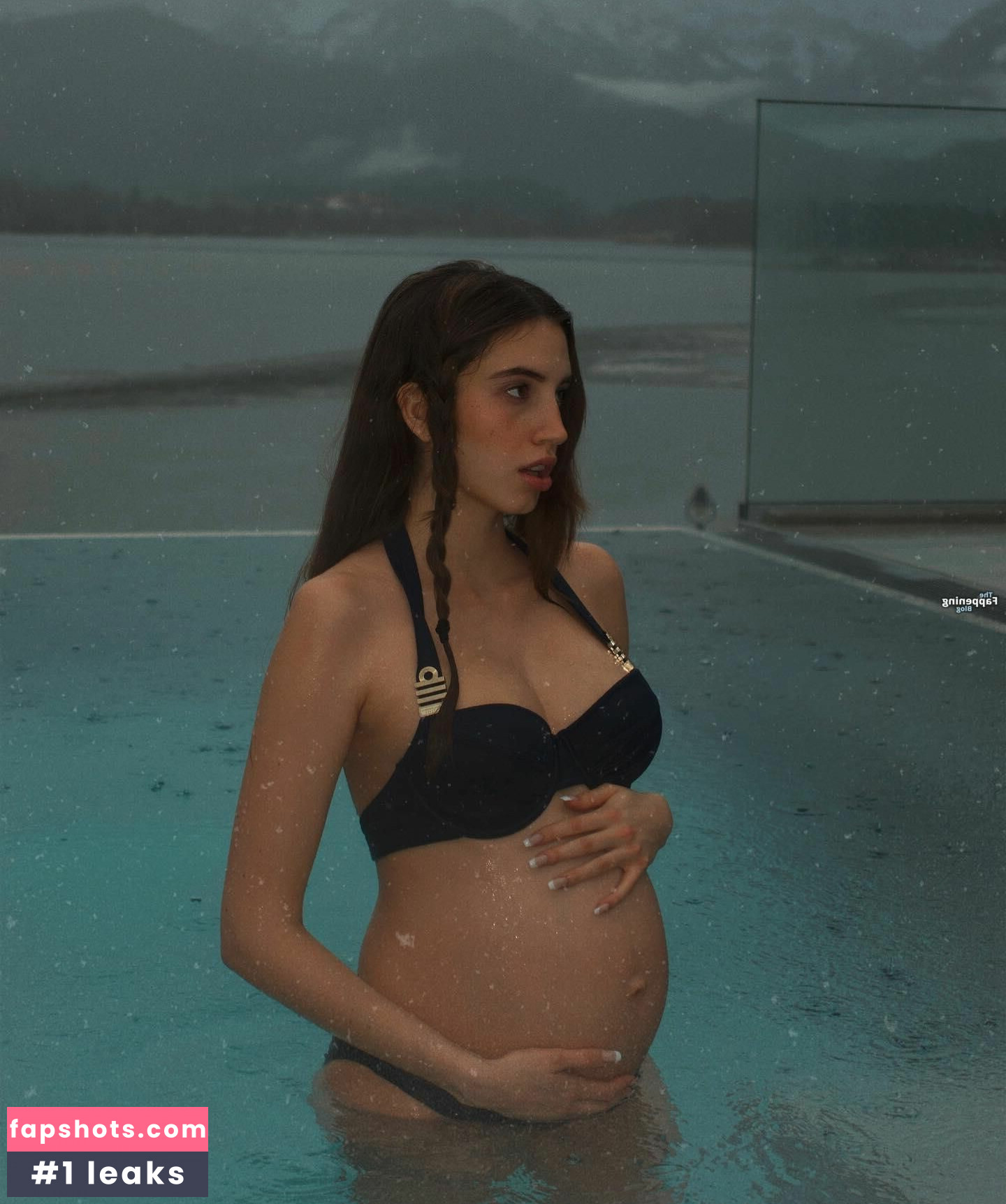 Yonca Hagen gallery photo #17