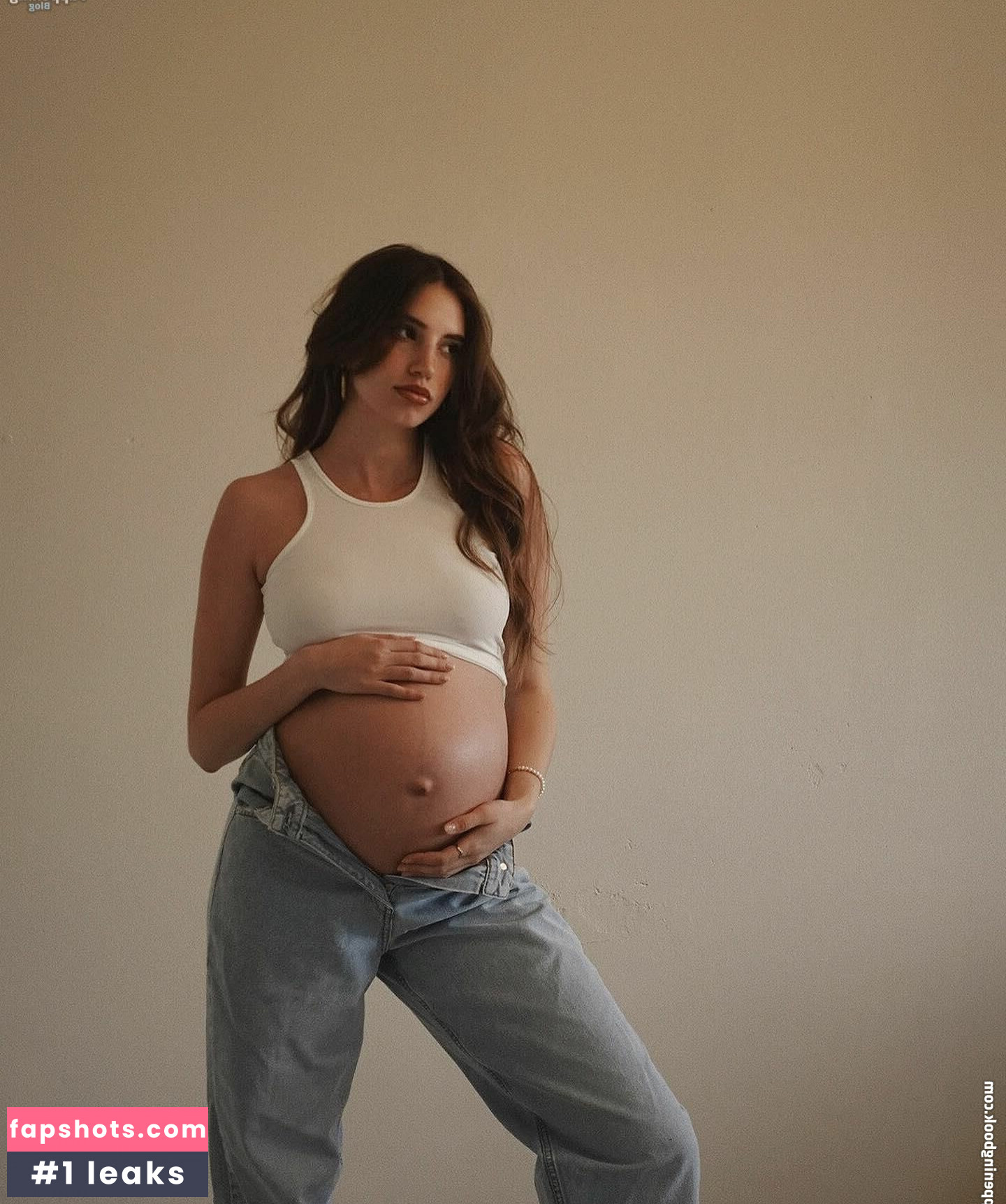 Yonca Hagen gallery photo #23