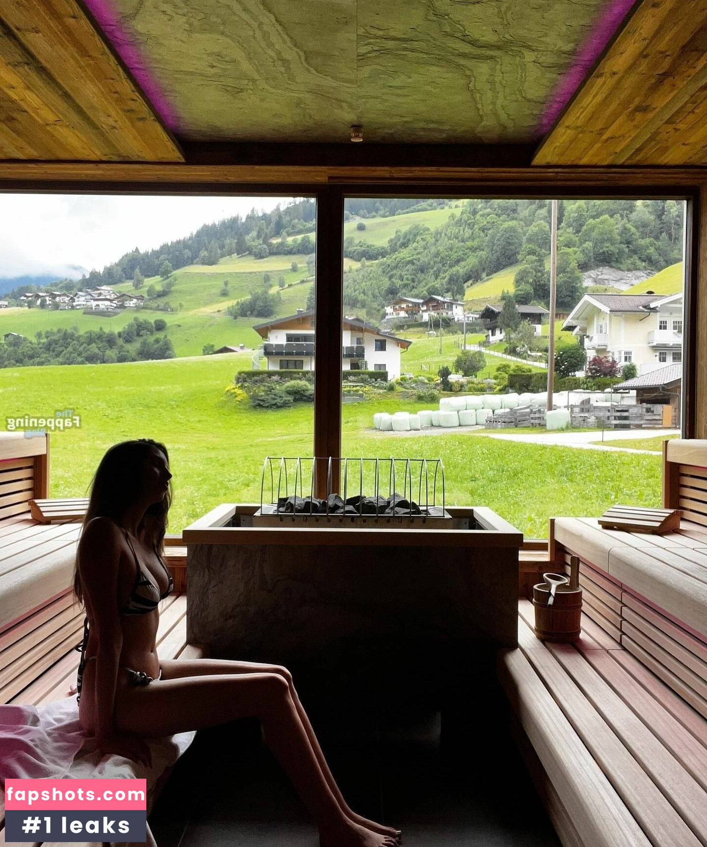 Yonca Hagen gallery photo #26