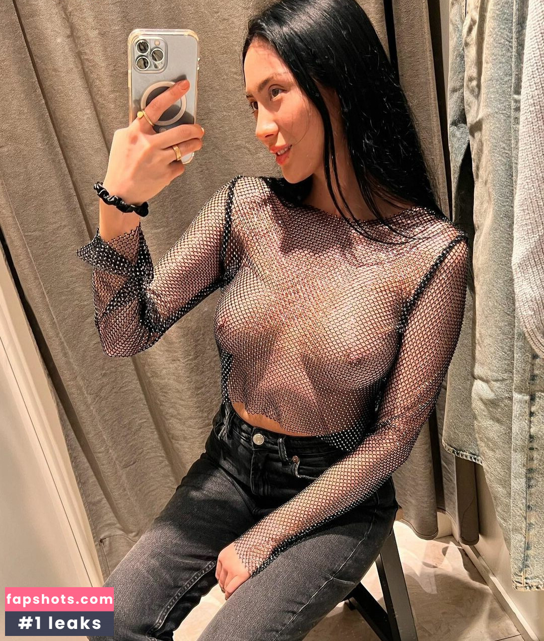 Yoona Lee gallery photo #45