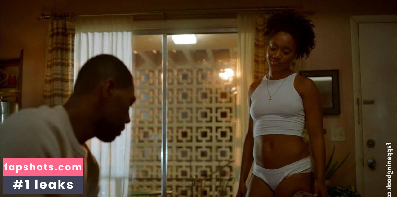 Yootha Wong-Loi-Sing gallery photo #8