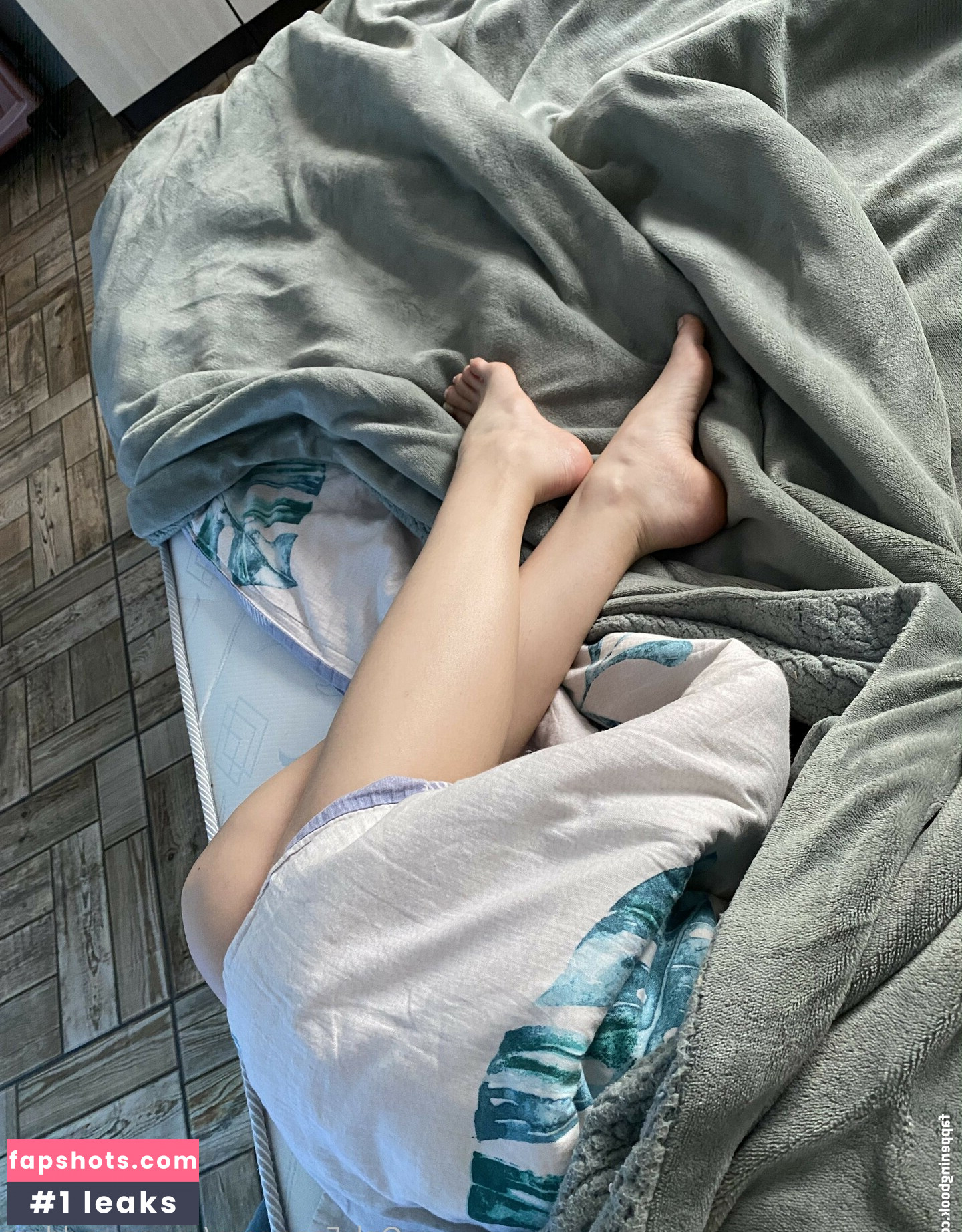 YoungGoddess gallery photo #26