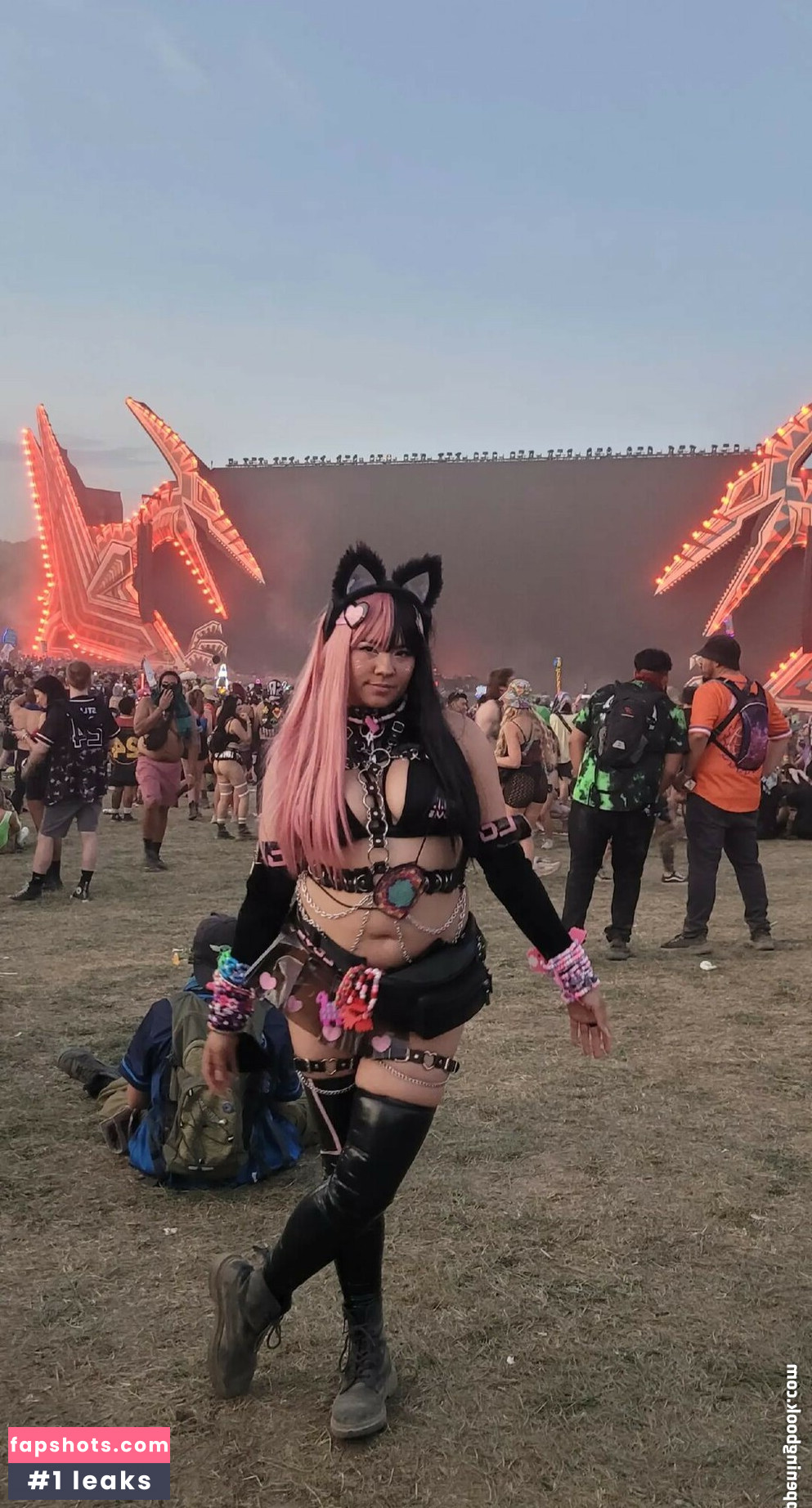 Youniklunatik gallery photo #4