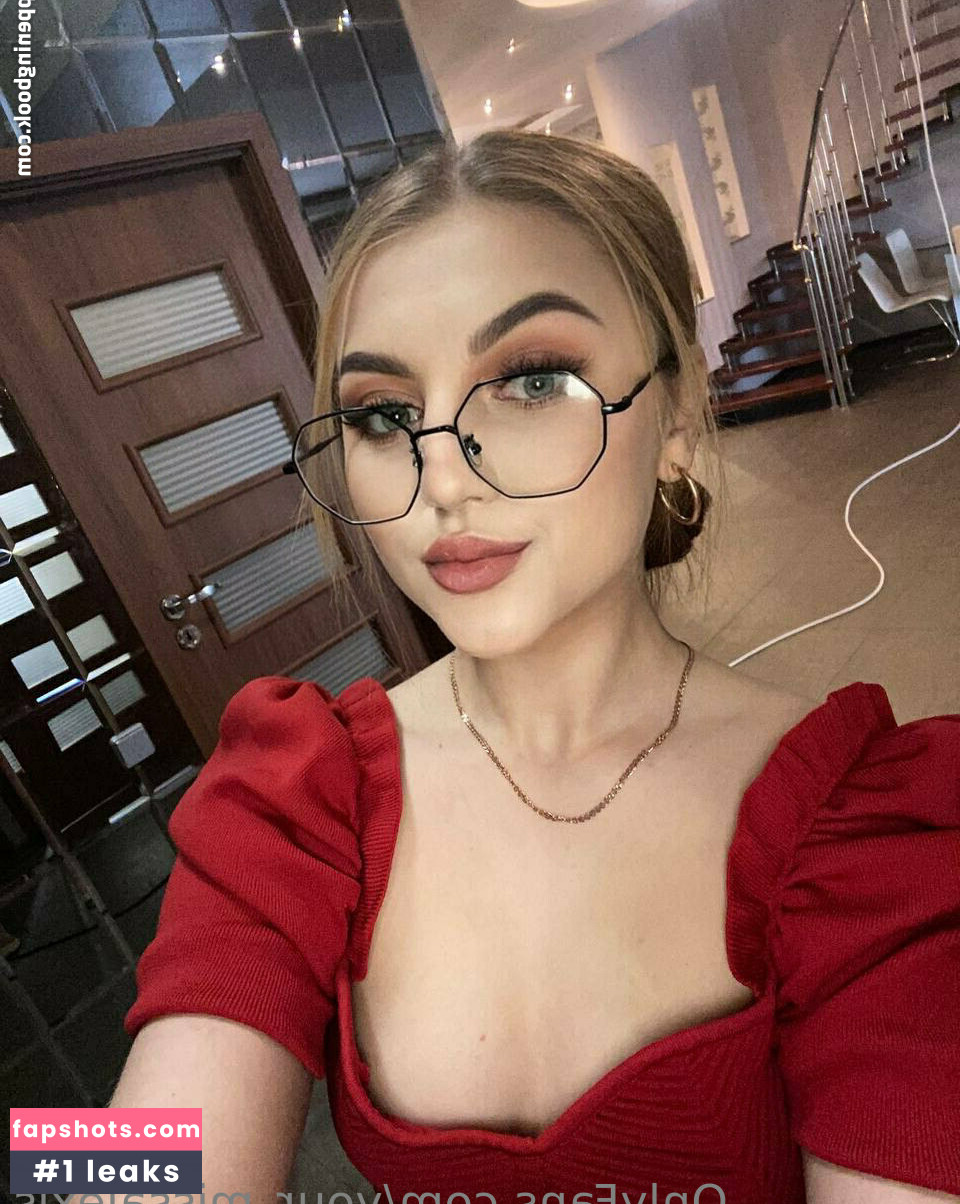 your_missalexis gallery photo #3