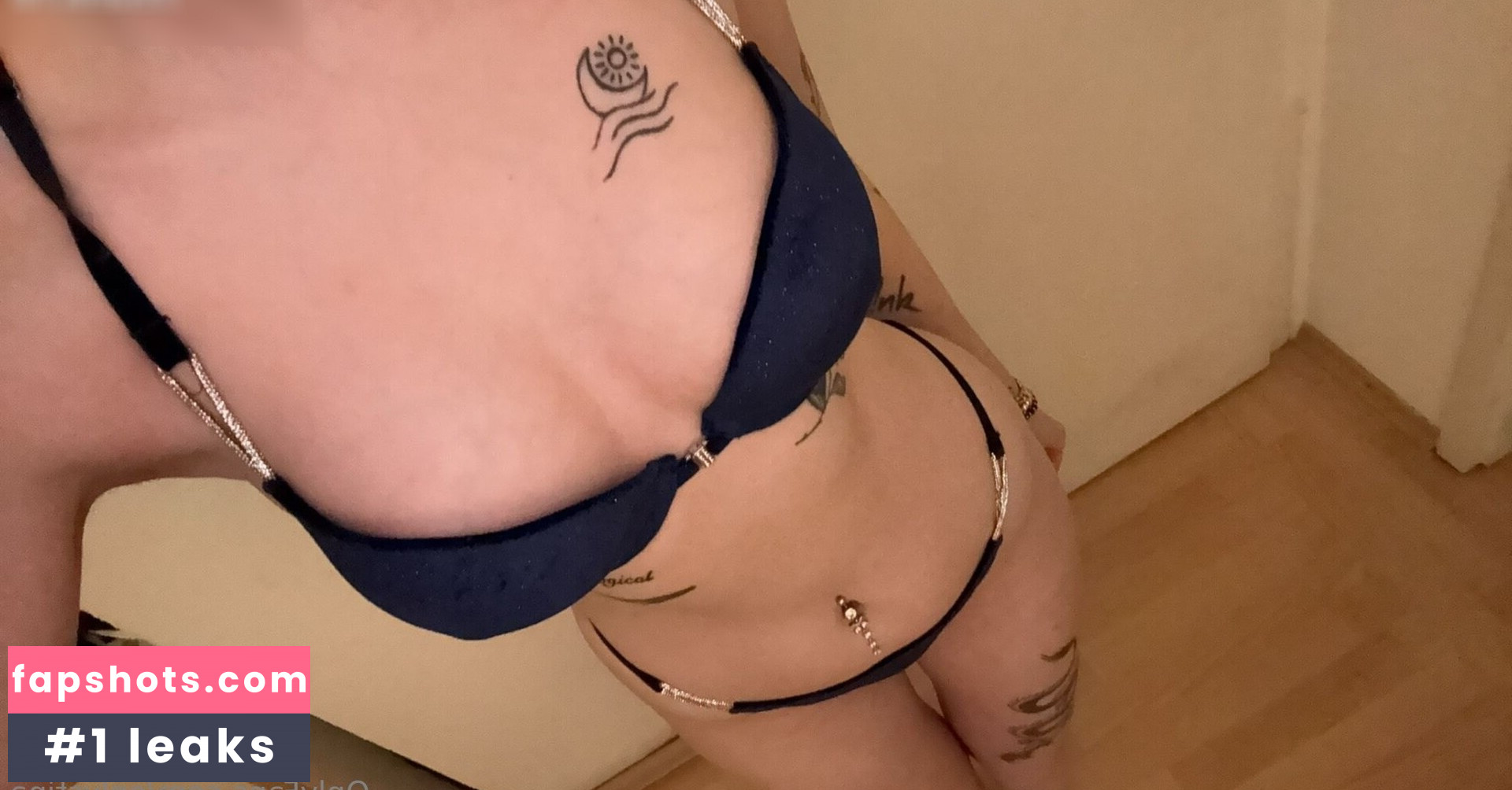 YourbigsisterStina gallery photo #8