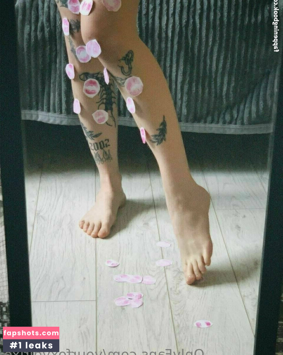 yourfoxygirlxo nude babe gallery