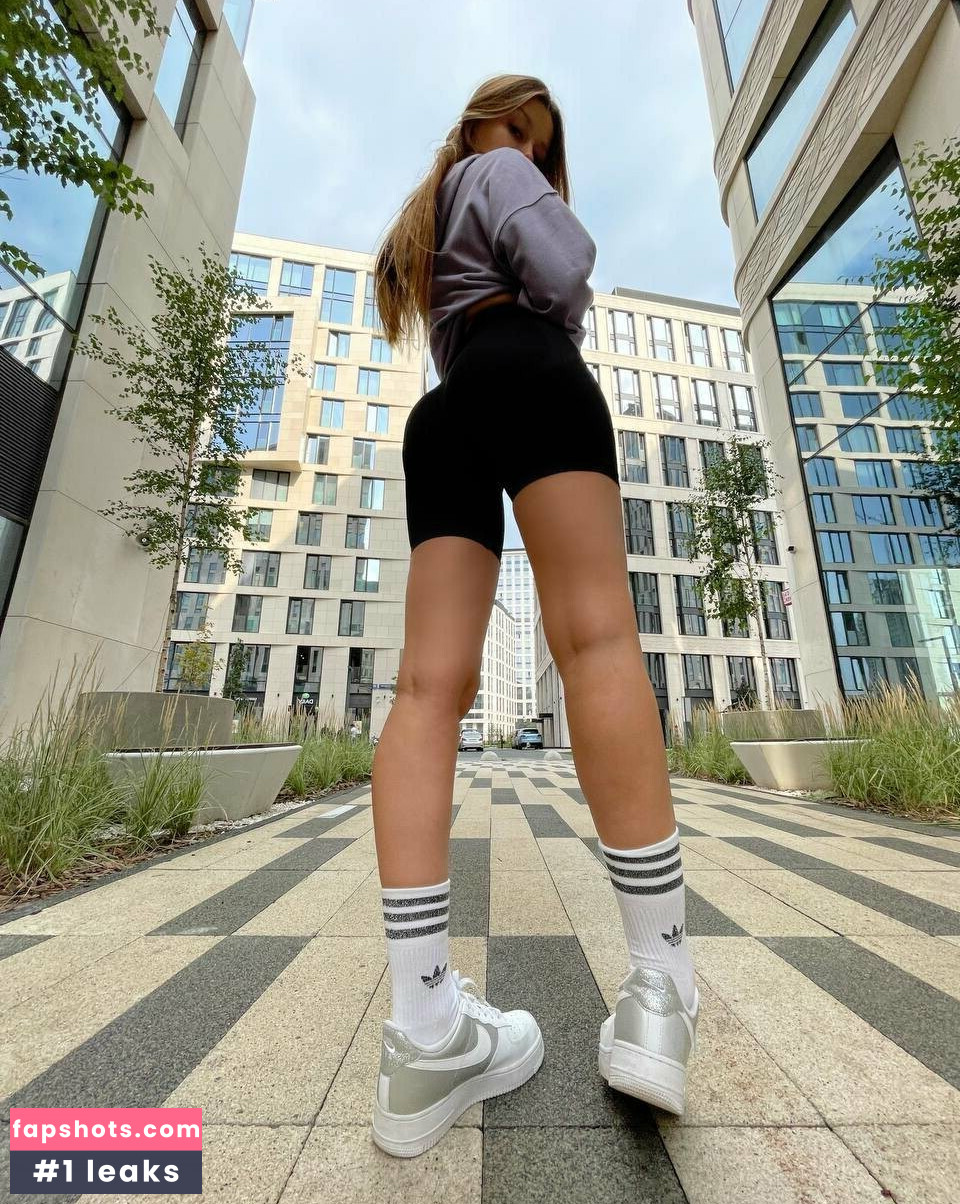 yourgirl_julie gallery photo #31