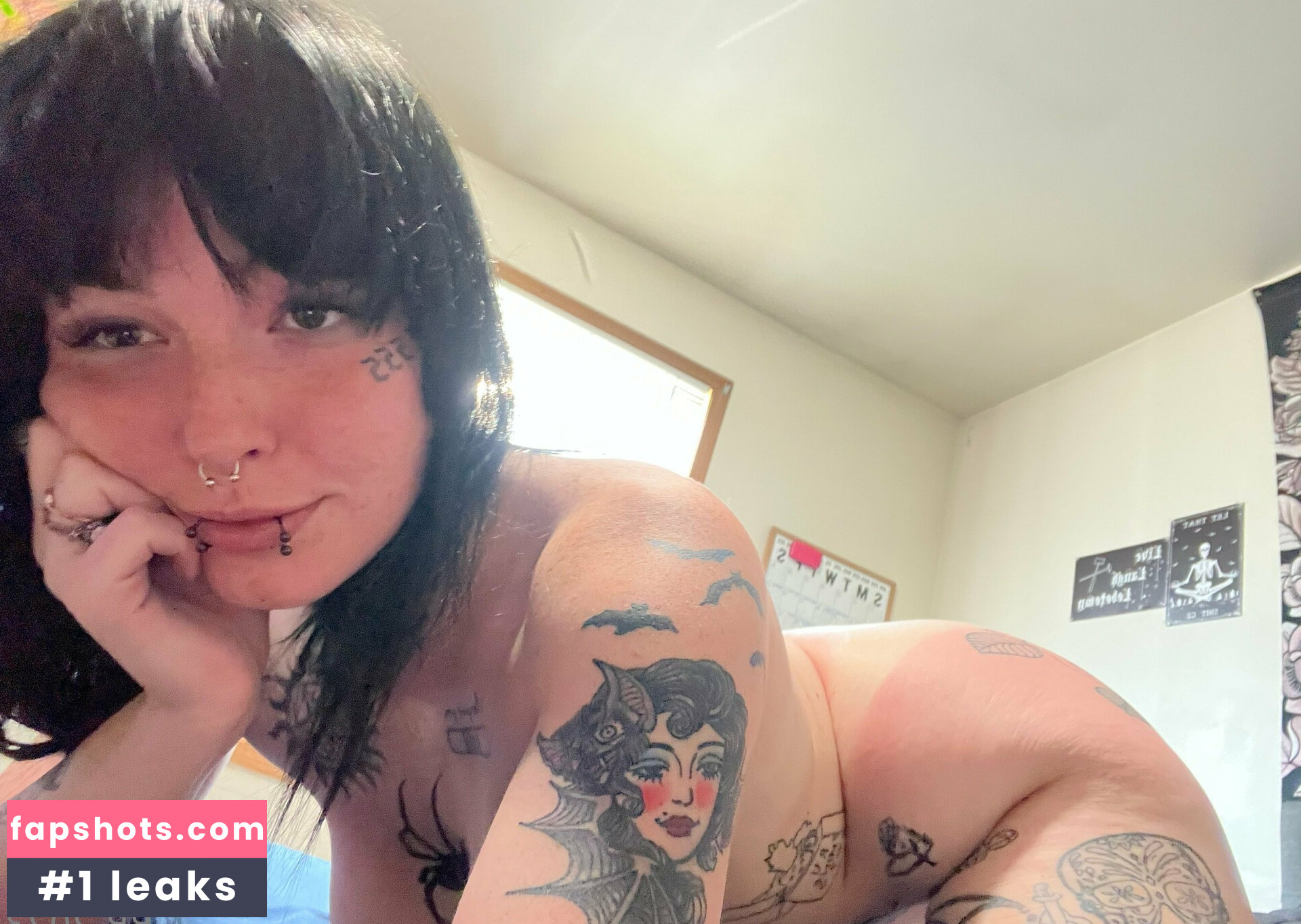 yourhotm.lf gallery photo #3