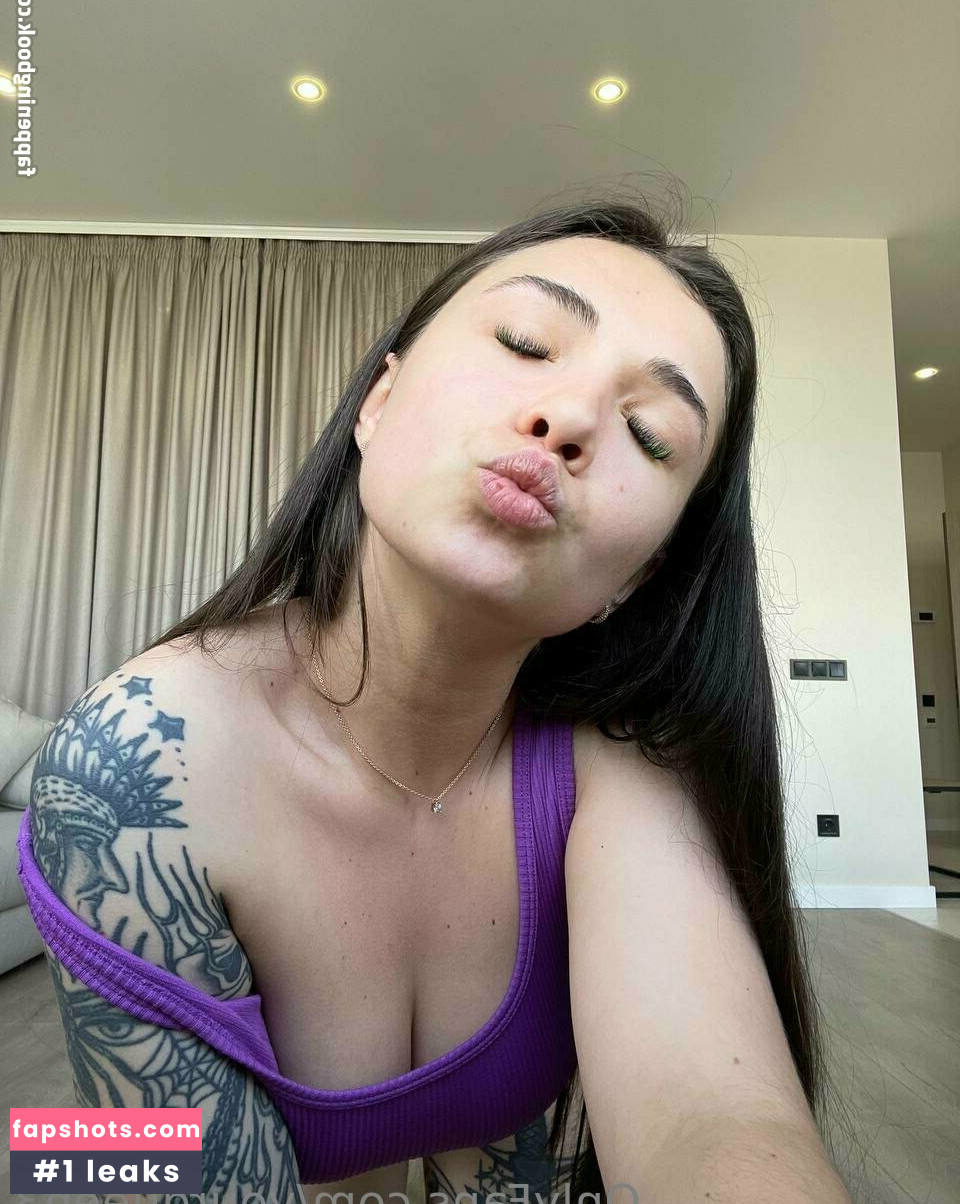 yourqueen3 gallery photo #15