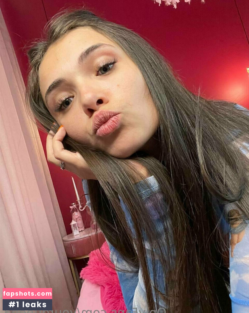 yourqueen3 gallery photo #27