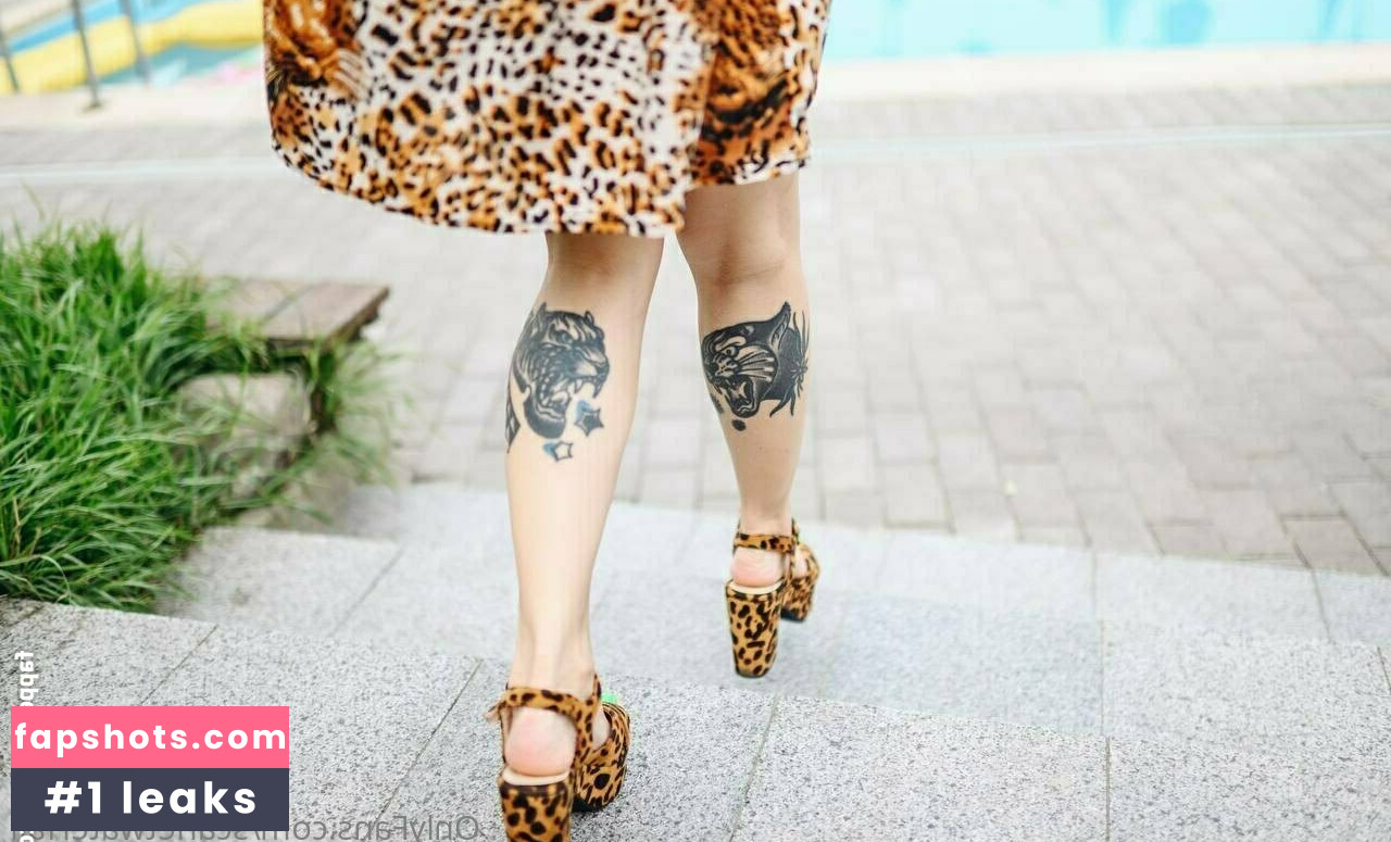 yourqueen3 gallery photo #31