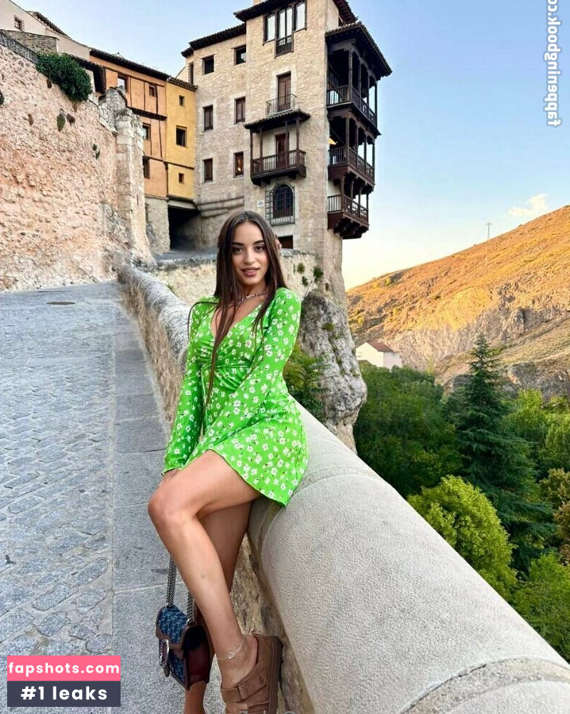 yours_queen gallery photo #42