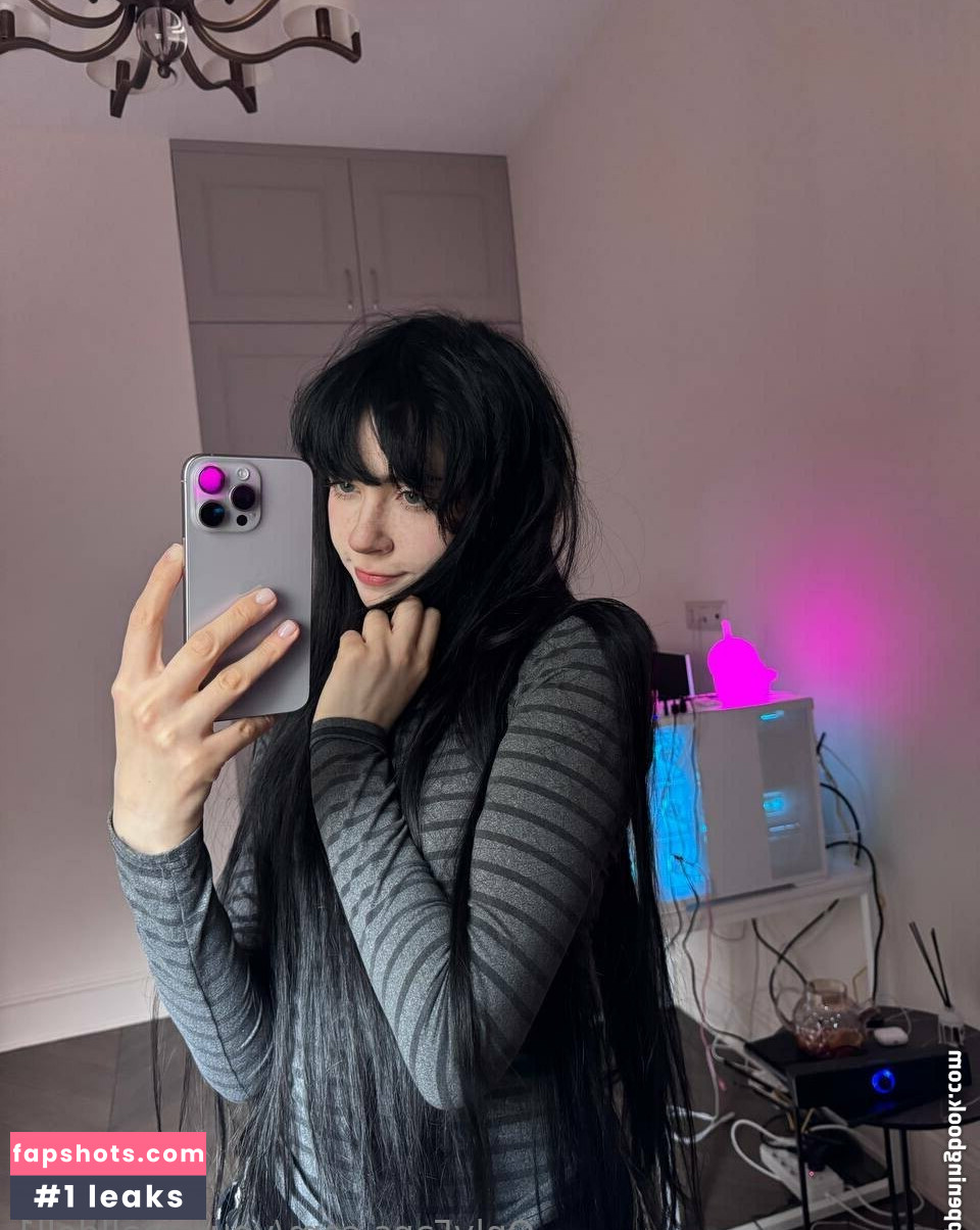 yoursmalldoll1 gallery photo #9