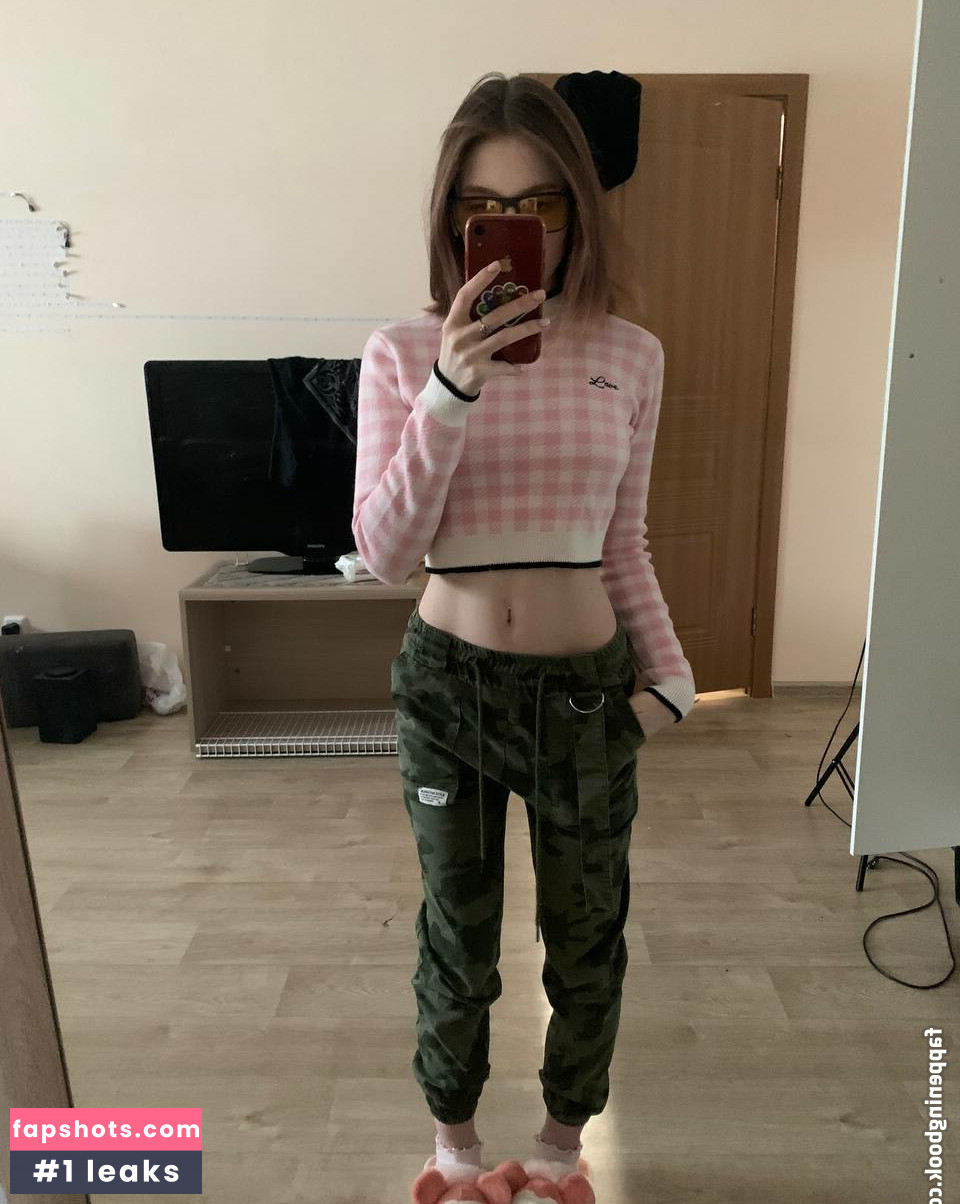 yoursoftness69 nude babe gallery