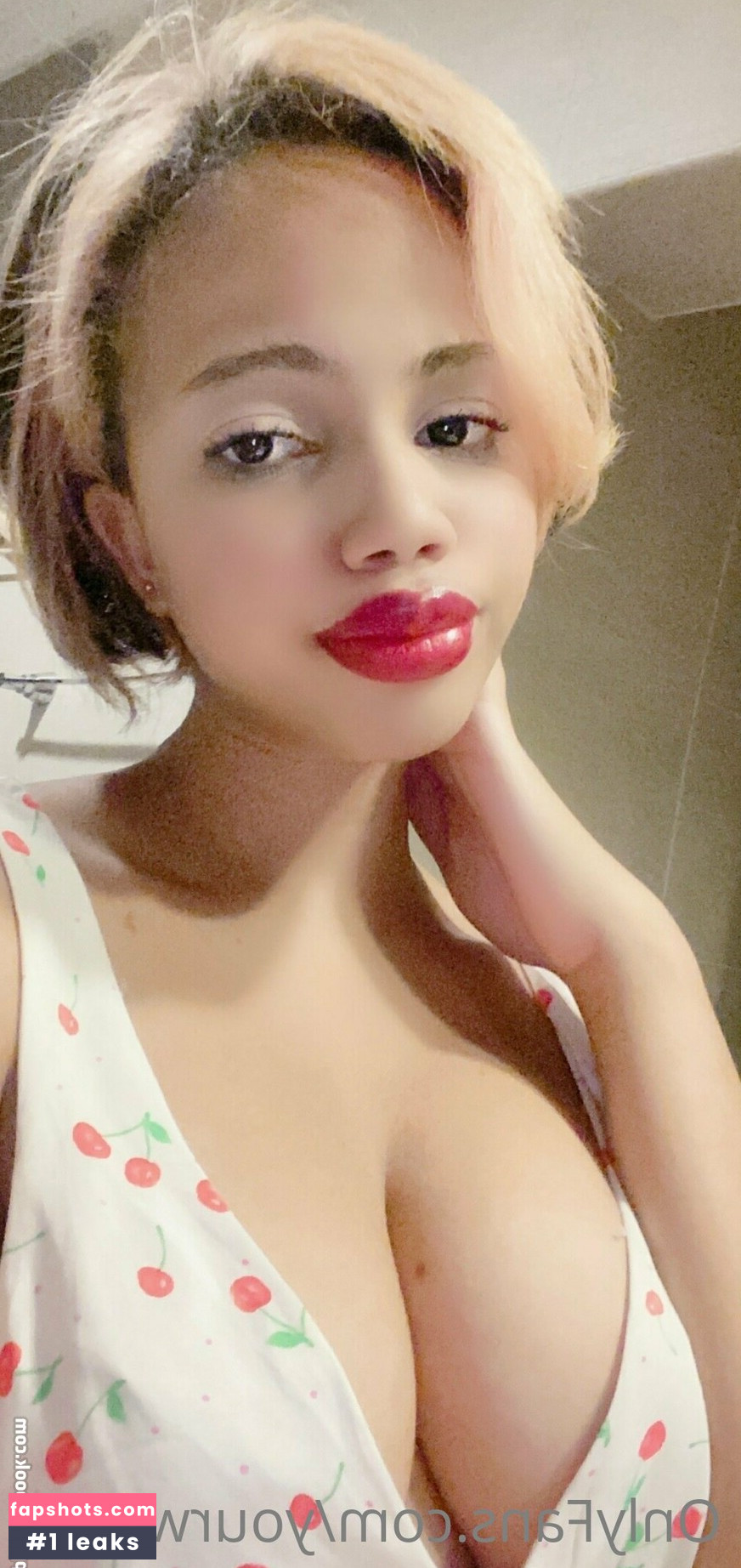 yourwaifoo gallery photo #21