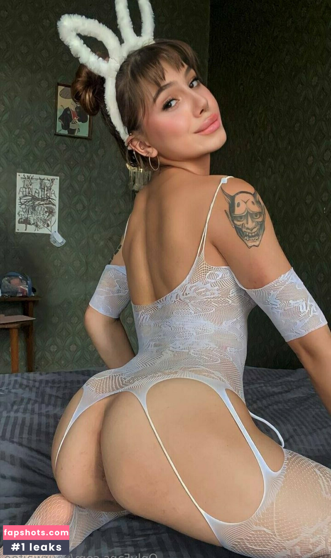 yourwaifoo gallery photo #50