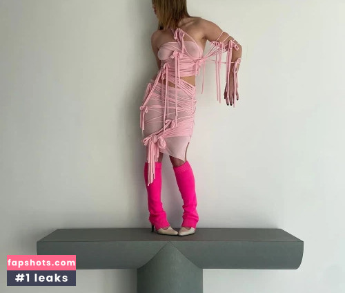 YouTube Nude Leaks OnlyFans - Fapshots
