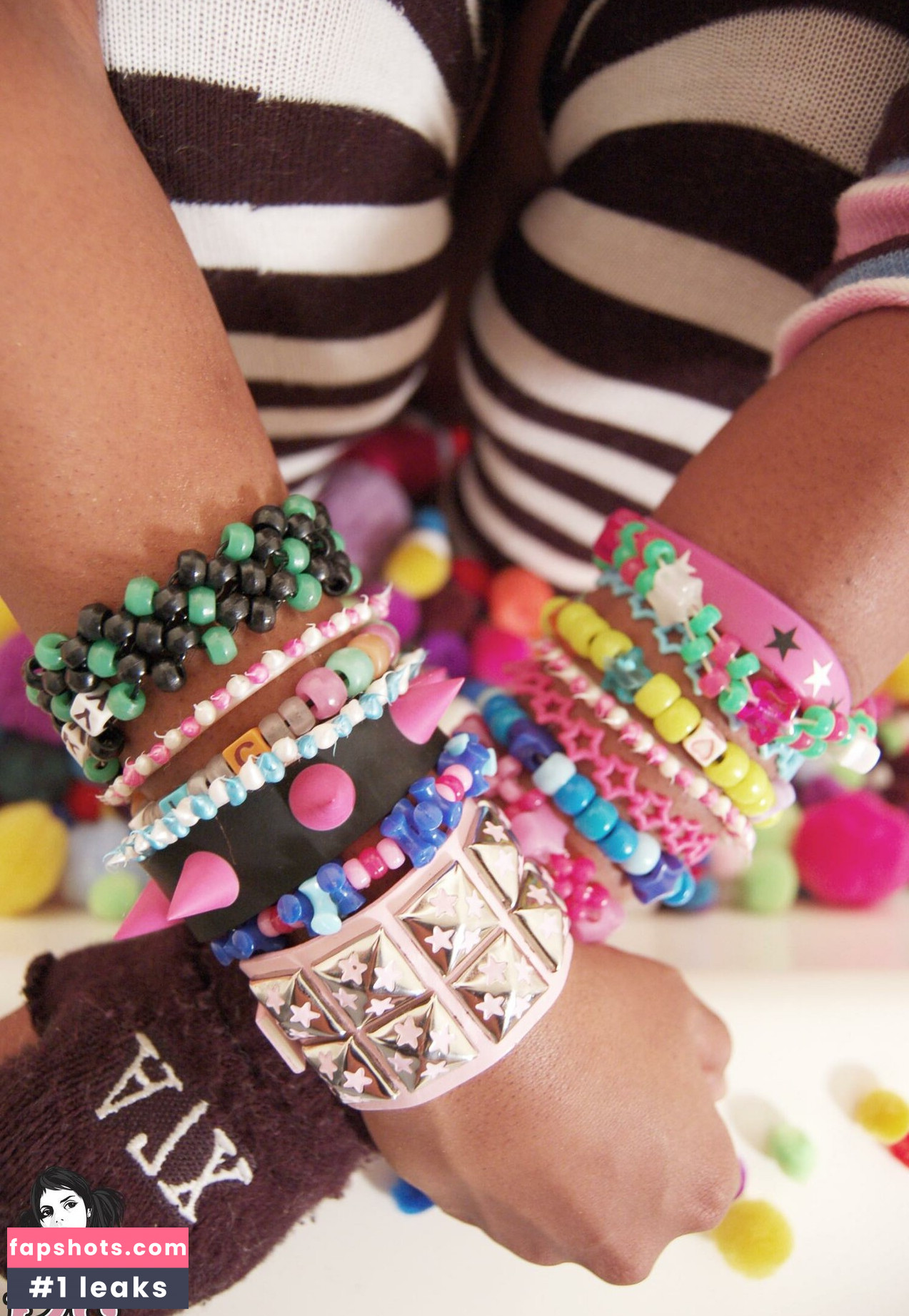 Yoyo gallery photo #4